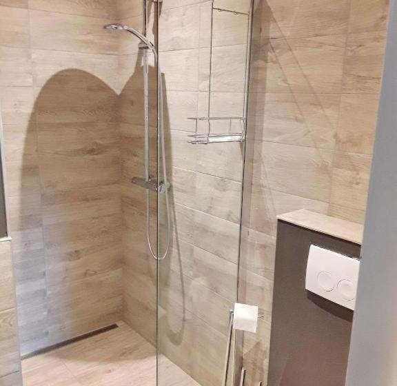 اتاق استاندارد سه نفره, Le Jardin Du Thé Bord De La Meuse