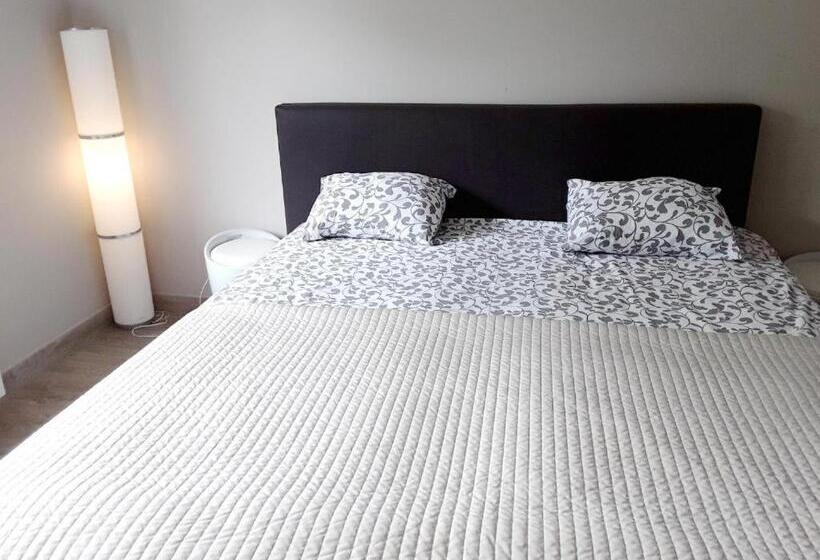 اتاق استاندارد سه نفره, Le Jardin Du Thé Bord De La Meuse