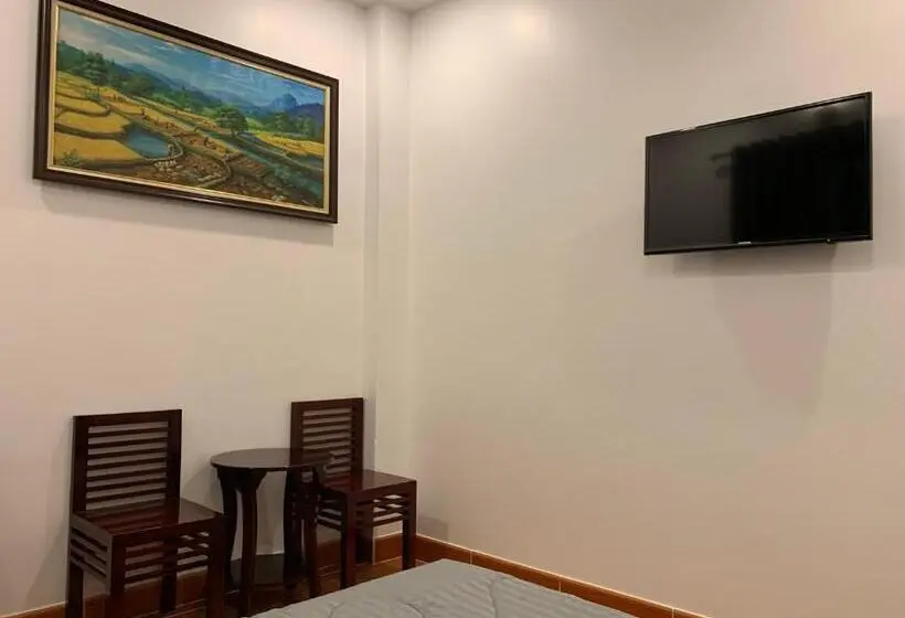 استودیوی سوپریور, Ngoi Sao Phuong Nam