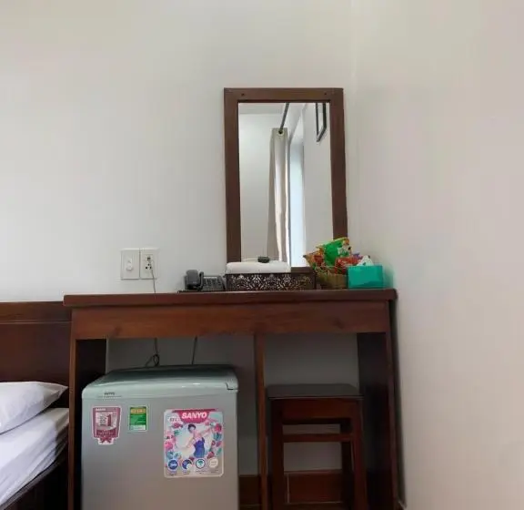 استودیوی سوپریور, Ngoi Sao Phuong Nam