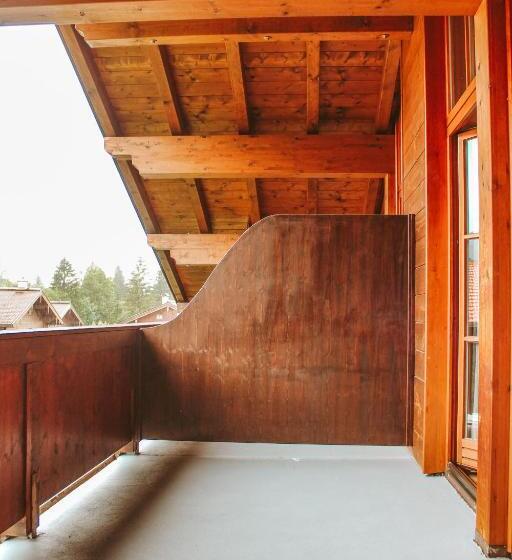 استودیوی لوکس, Kaiserhof