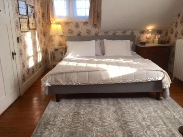 デラックスルーム, Old Iron Inn Bed And Breakfast