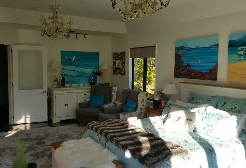 デラックスルーム, Boutique Art Retreat
