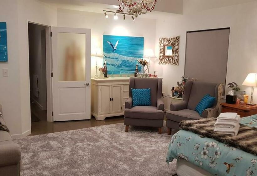 חדר דלוקס, Boutique Art Retreat