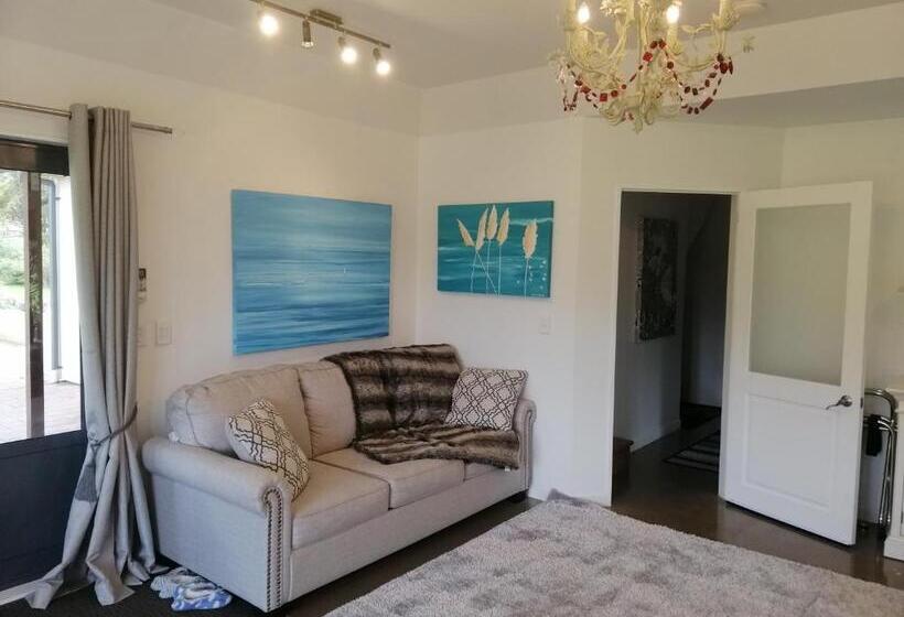 חדר דלוקס, Boutique Art Retreat