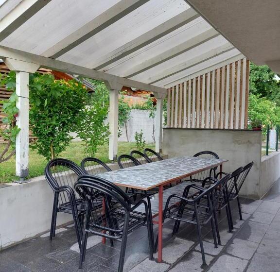 خانه 3 خوابه, Lakeview Rest Home