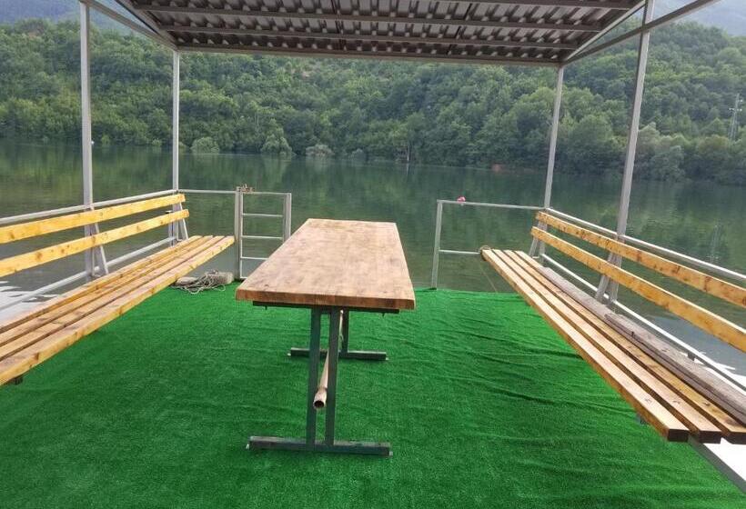 خانه 3 خوابه, Lakeview Rest Home