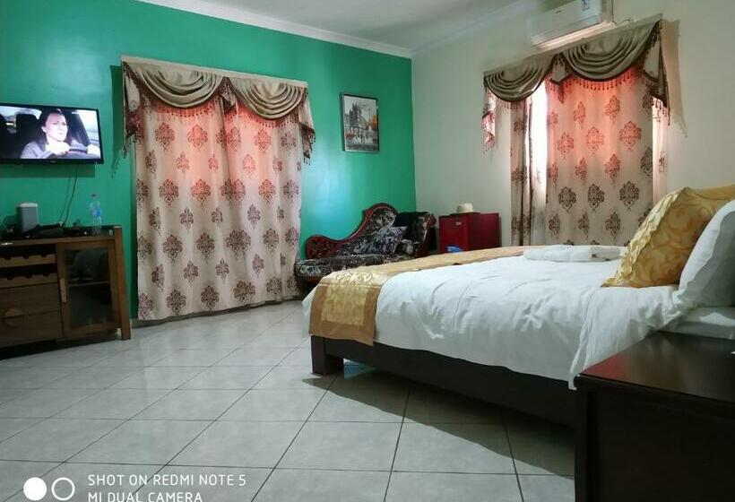 Chambre Triple Confort, Golden House