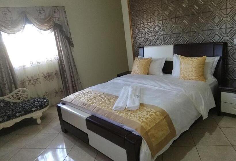 Chambre Triple Standard, Golden House