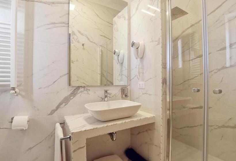 スーペリアールーム, Flos Guest House