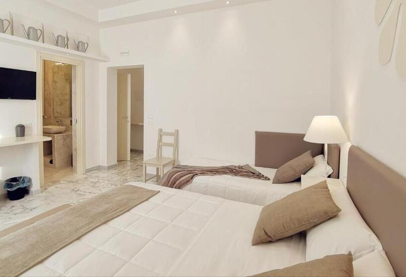Трехместный Номер Комфорт, Flos Guest House