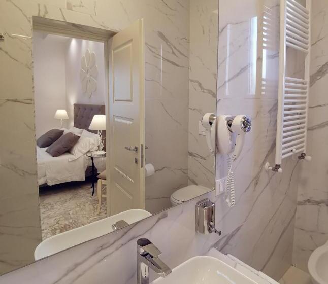 デラックスルーム, Flos Guest House