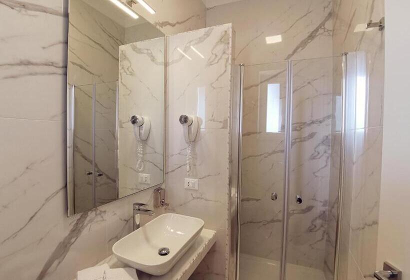 デラックスルーム, Flos Guest House