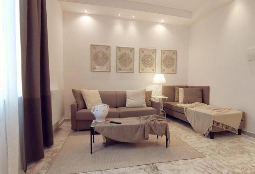 Номер Deluxe, Flos Guest House
