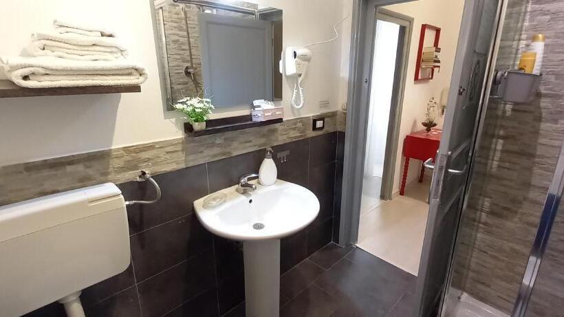 带2个卧室的套房, Bed&book Palazzo Cutelli