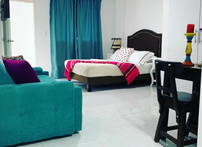 סטודיו משפחתי, Edificio Saintjoseph