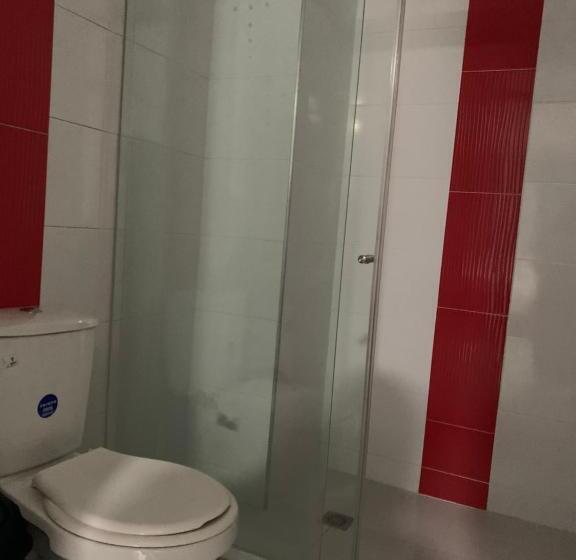 סטודיו משפחתי, Edificio Saintjoseph