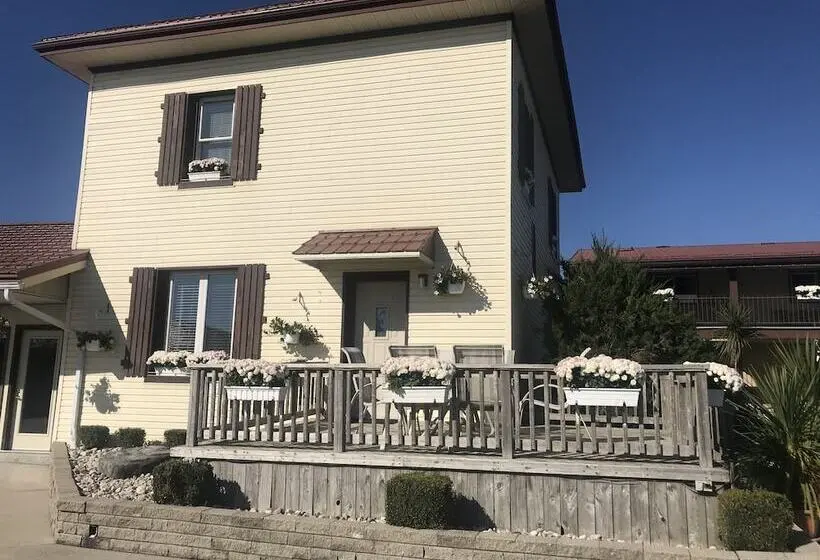 Talo 3 Makuuhuonetta, Country Inn Listowel