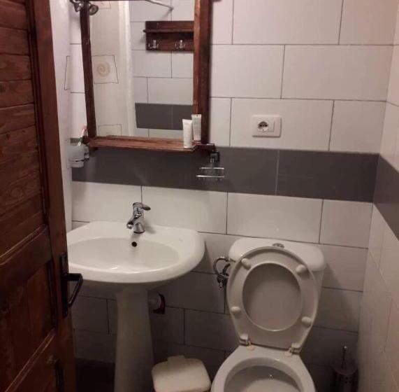 اتاق استاندارد سه نفره, Guest House Salaria