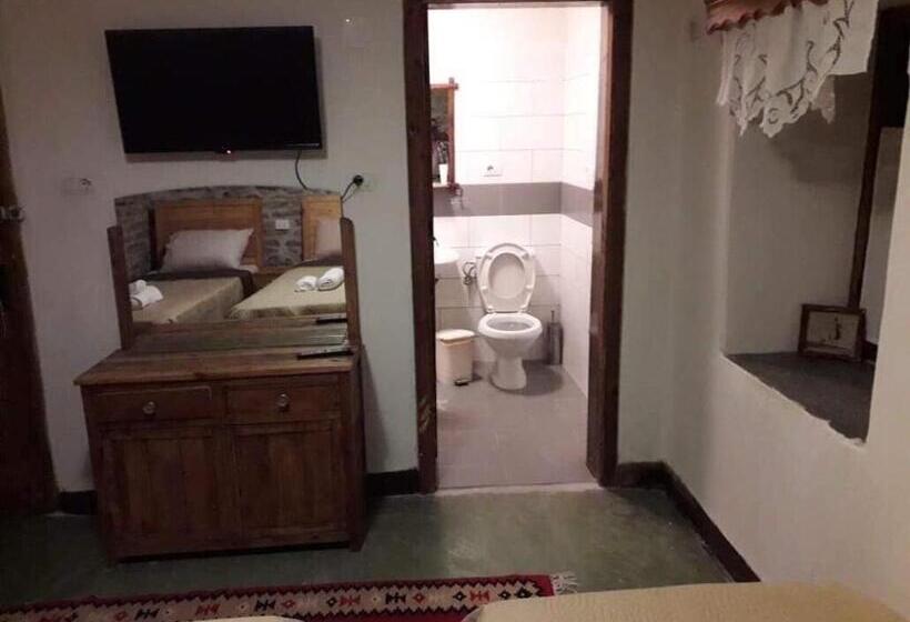 اتاق استاندارد سه نفره, Guest House Salaria