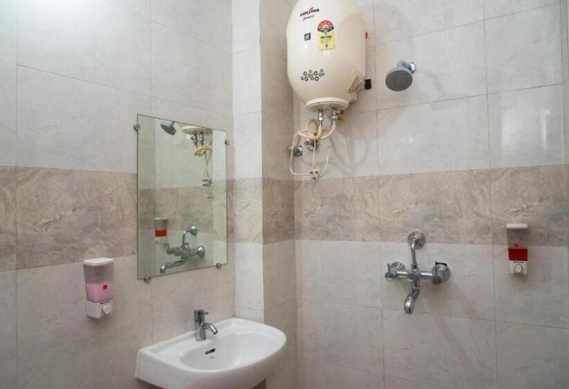 اتاق خانوادگی, Braj Villa