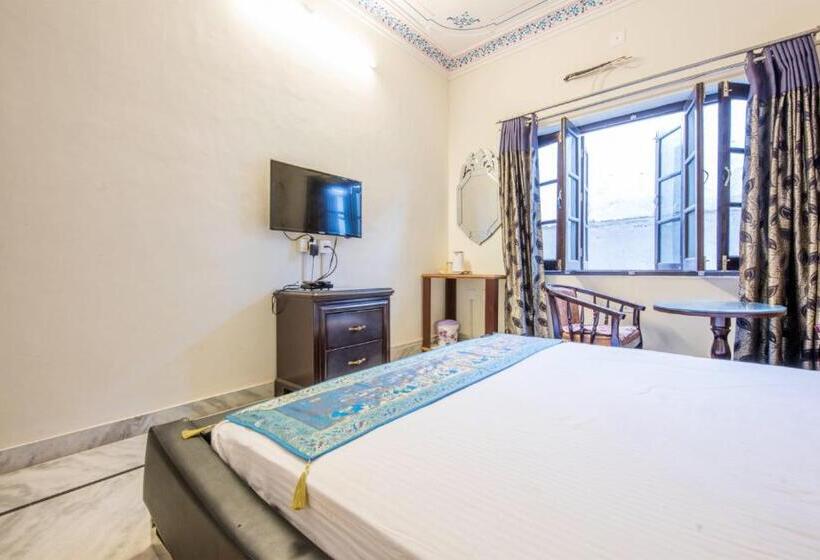 اتاق لوکس, Braj Villa