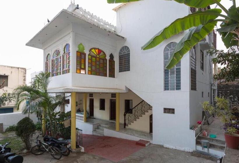 اتاق سوپریور, Braj Villa