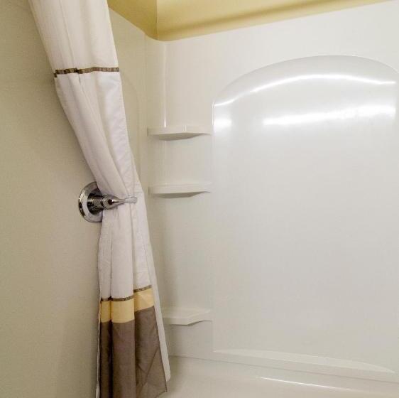 Номер Deluxe Кровать Кинг, Newcastle Lodge & Convention Center