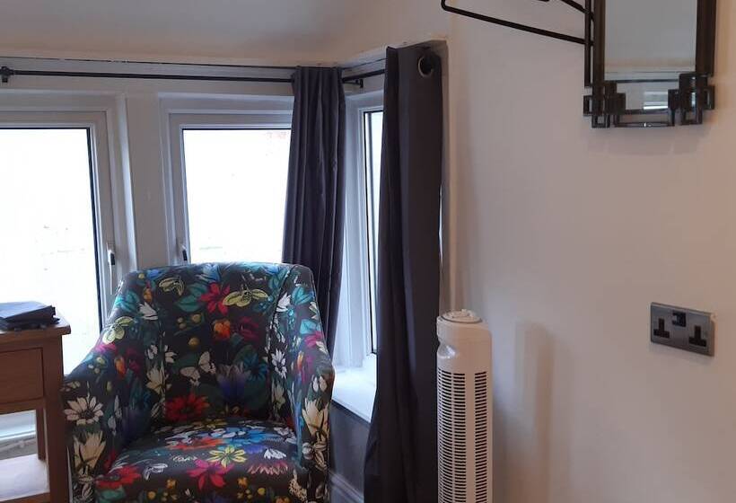 חדר סטנדרט יחיד, The Merrydale Guest House