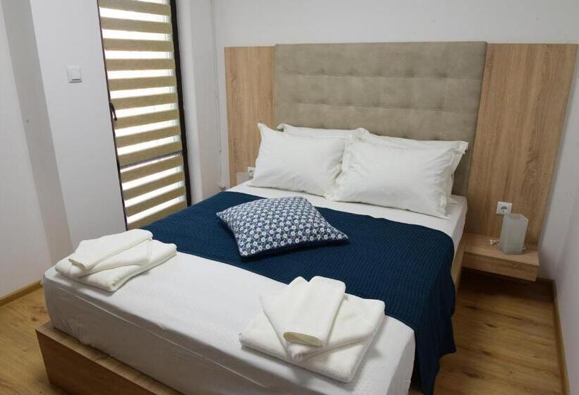 شقة غرفة واحدة مزودة بتراس, Active Apartments