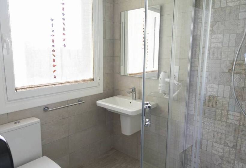 חדר סטנדרט, Mica