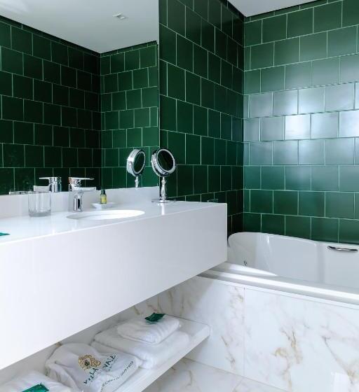 جناح جونيور مطلّ علي حمام السباحة, Villa Do Vale Boutique