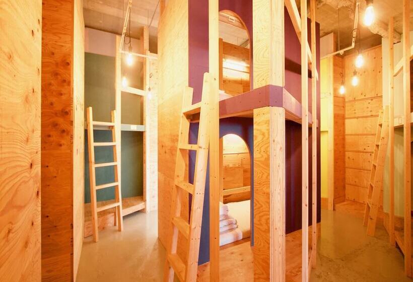 ルームシェアのワンベッド, Ishigaki Guesthouse Hive