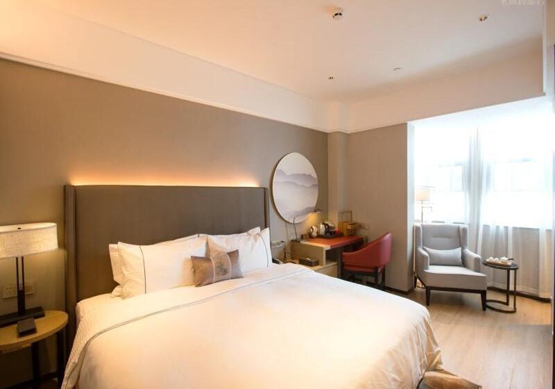 ルームシェアのワンベッド, Ishigaki Guesthouse Hive