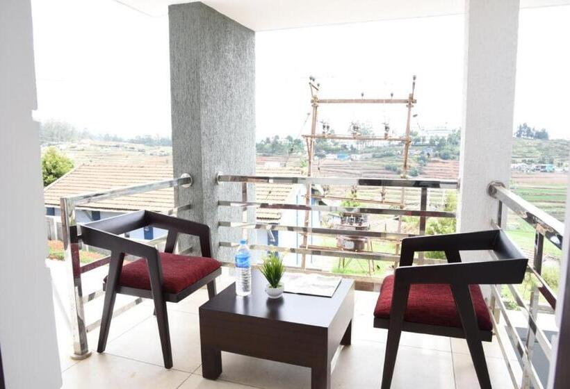 Pokój Rodzinny, Albisville Hilltop Mansion