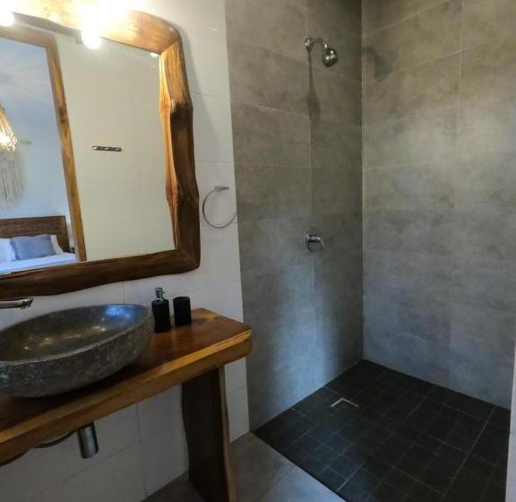 标准间, Coco Cabana