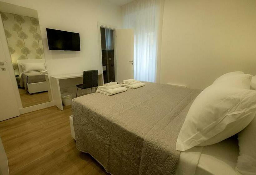 חדר סטנדרט לשלושה עם מרפסת, Suite Pinturicchio