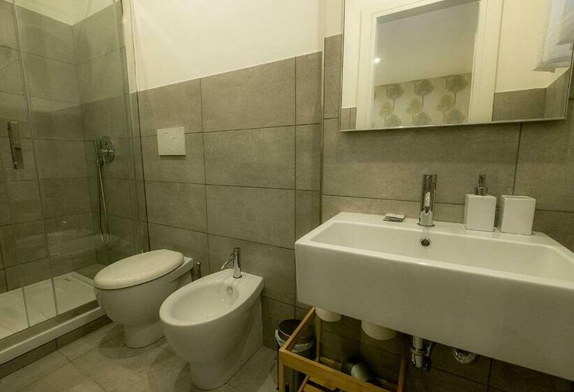 חדר סטנדרט לשלושה עם מרפסת, Suite Pinturicchio