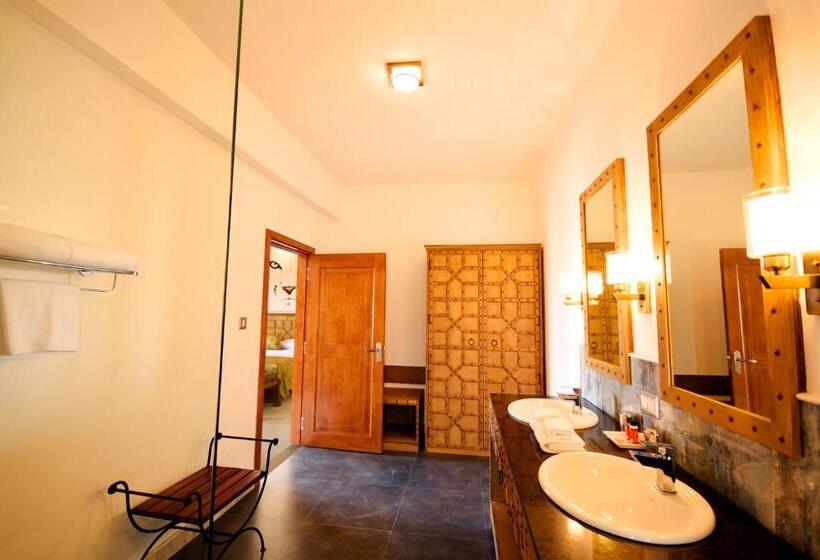 Superior suite with balcony, Fateh Safari Suites By Fateh Collection