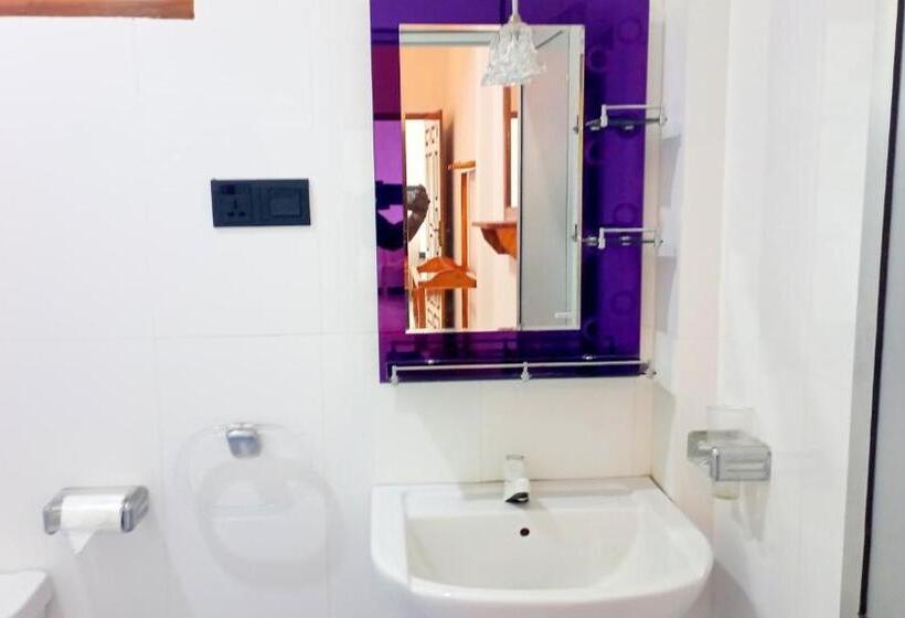 Standardrum, Hilton Cottage