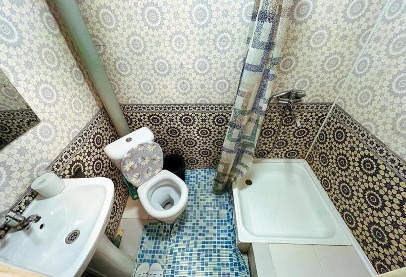 اتاق لوکس سه تخته, Uncle Kolya Boutique