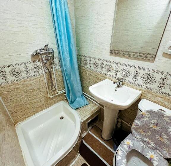 اتاق لوکس سه تخته, Uncle Kolya Boutique