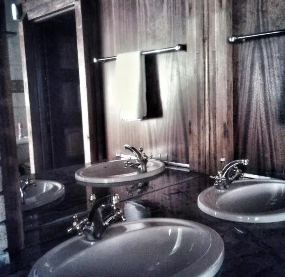 プレジデントスイートルーム, Vido Lodge And Conference Centre