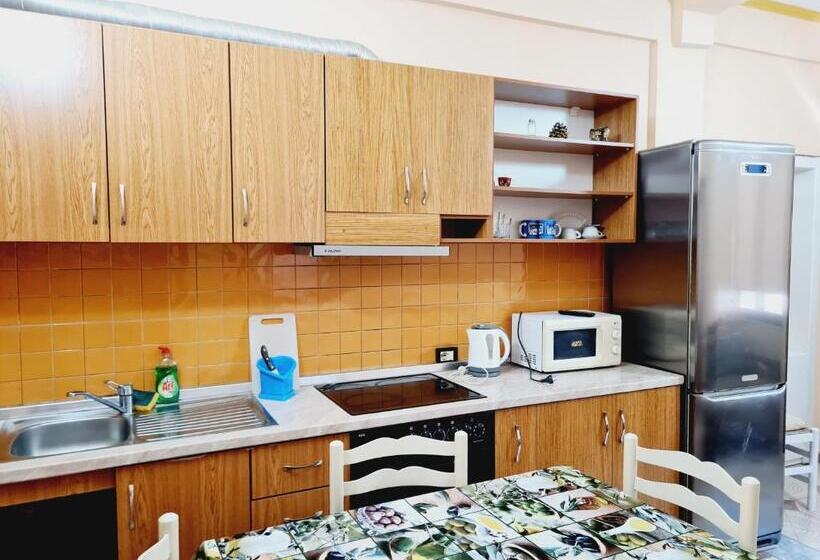 דירת שני חדרים, Villa Gersina Golem