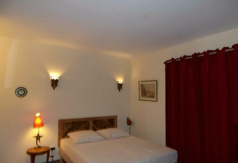 스탠다드 룸, A Loghja Di Cavallo Morto