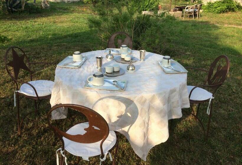 스탠다드 룸, A Loghja Di Cavallo Morto