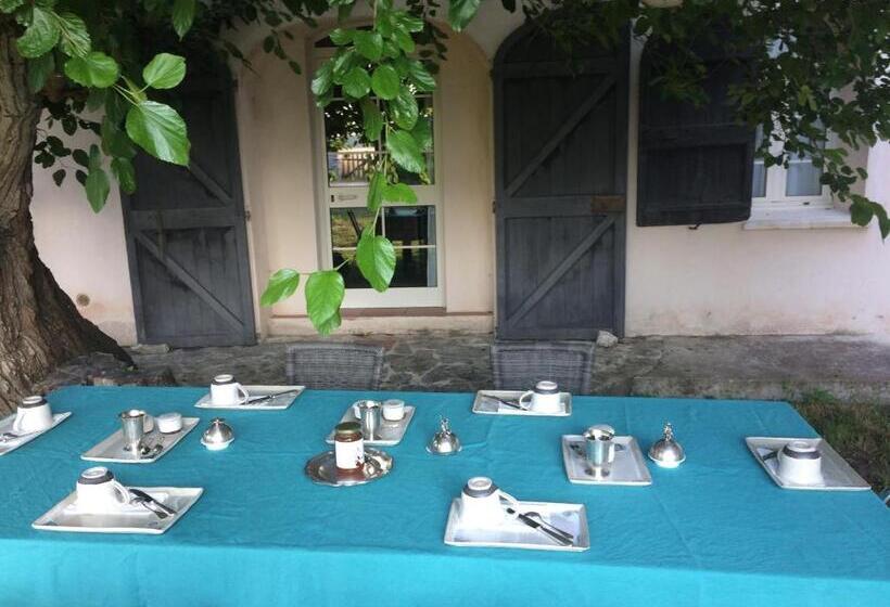 스탠다드 룸 가든 전망, A Loghja Di Cavallo Morto