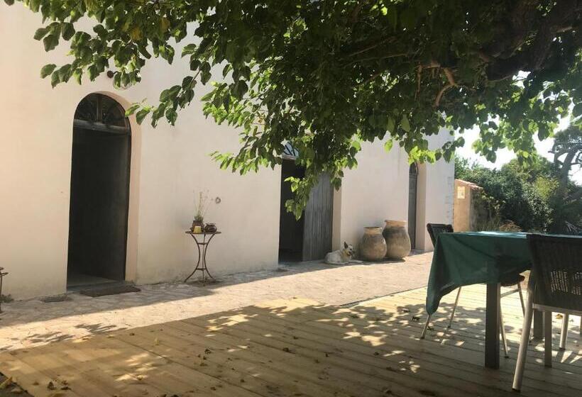 스탠다드 룸 가든 전망, A Loghja Di Cavallo Morto