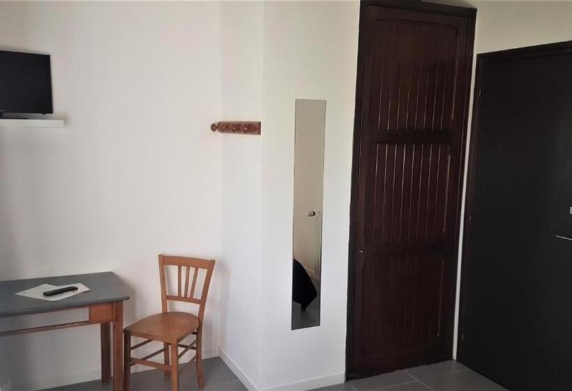 스탠다드 룸 가든 전망, Corsica Paddock