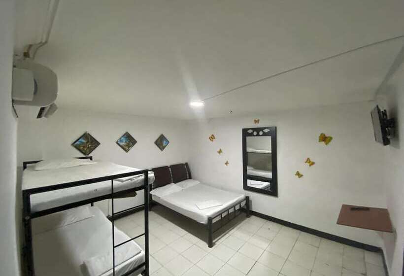 اتاق استاندارد, Hostal El Exito